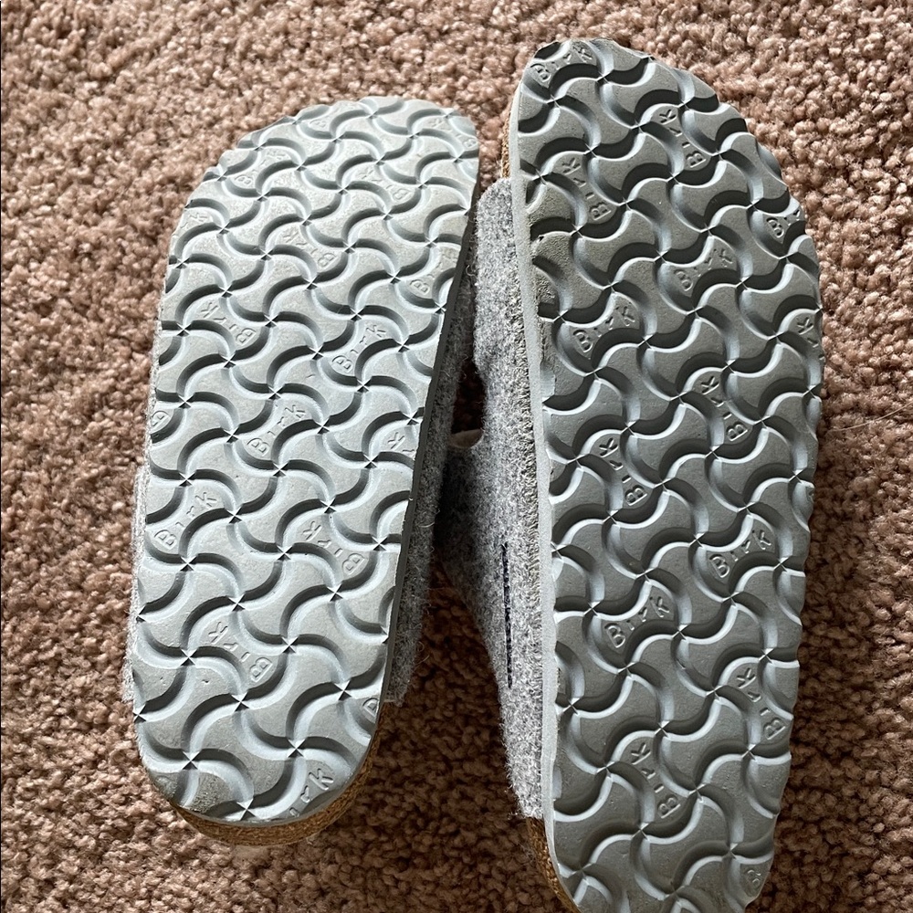 Birkenstock Arizona Gray Wool Sandals - Picture 4 of 4
